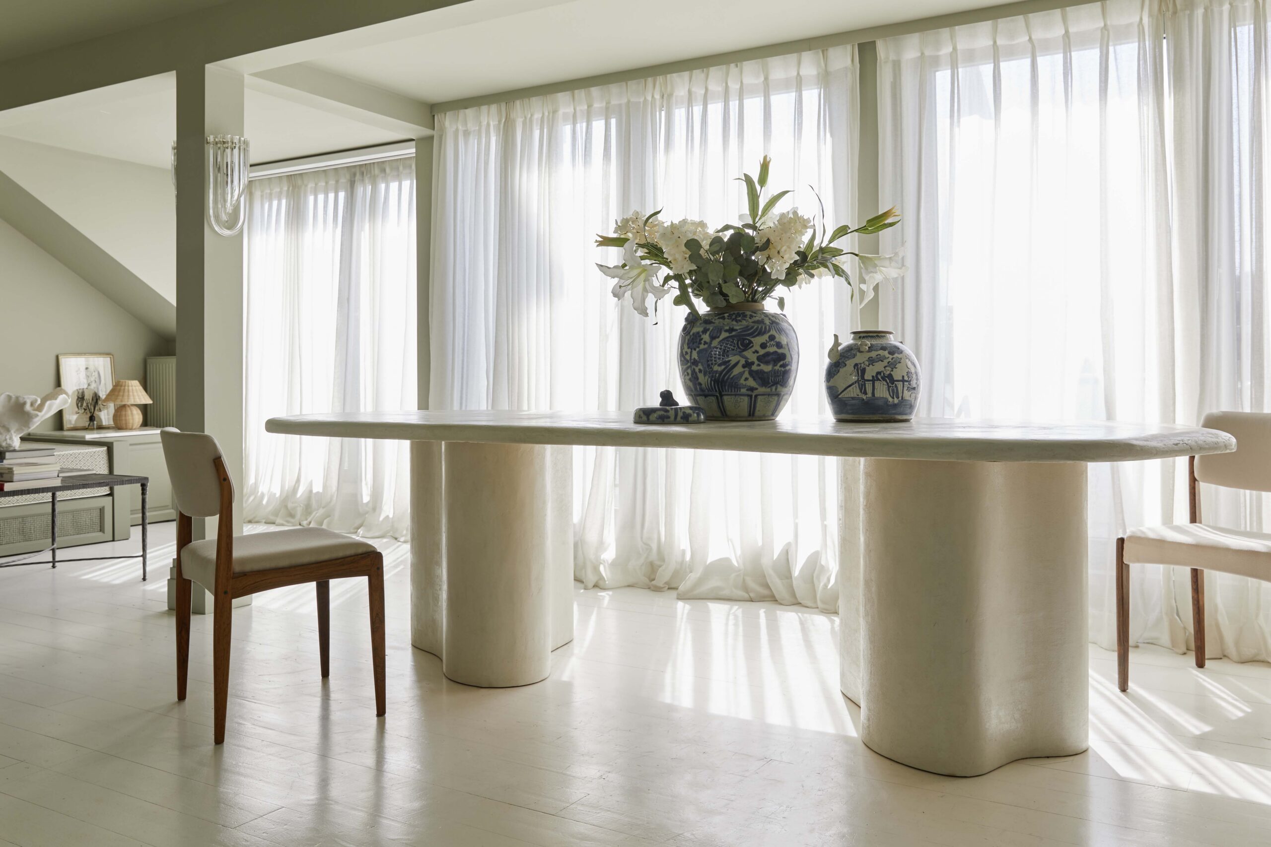 N.J. INTERIORS: POESIE DES RAUMES